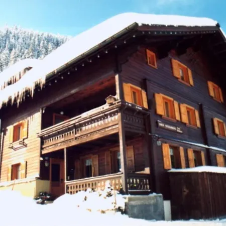 Apartament Haus Tschambraeu *