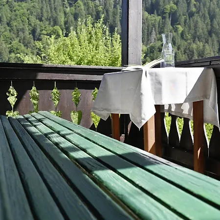 Apartament Haus Tschambraeu *